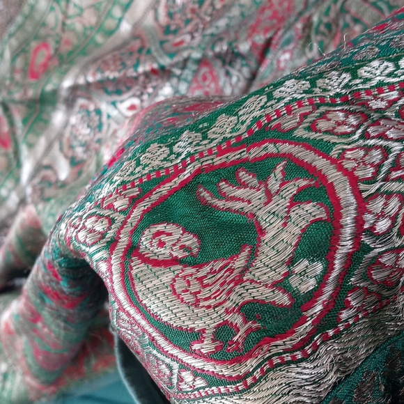 Unique Gorgeous Silk Green Patchwork Batik Bedspread / Tapestry from India - Picture 9 of 14